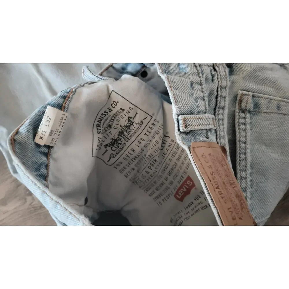 Levi's 550 Relaxed Fit Tapered Leg Jeans Men's 31x32 Light Wash Made in USA